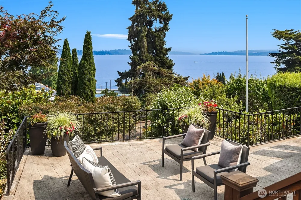 1021 McGilvra Boulevard E Seattle, WA 98112