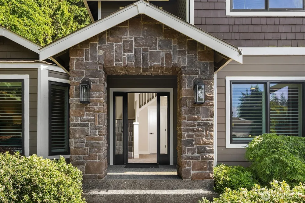 8902 196th Street SW Edmonds, WA 98026