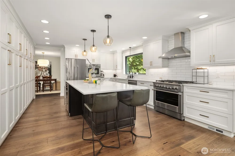 8902 196th Street SW Edmonds, WA 98026