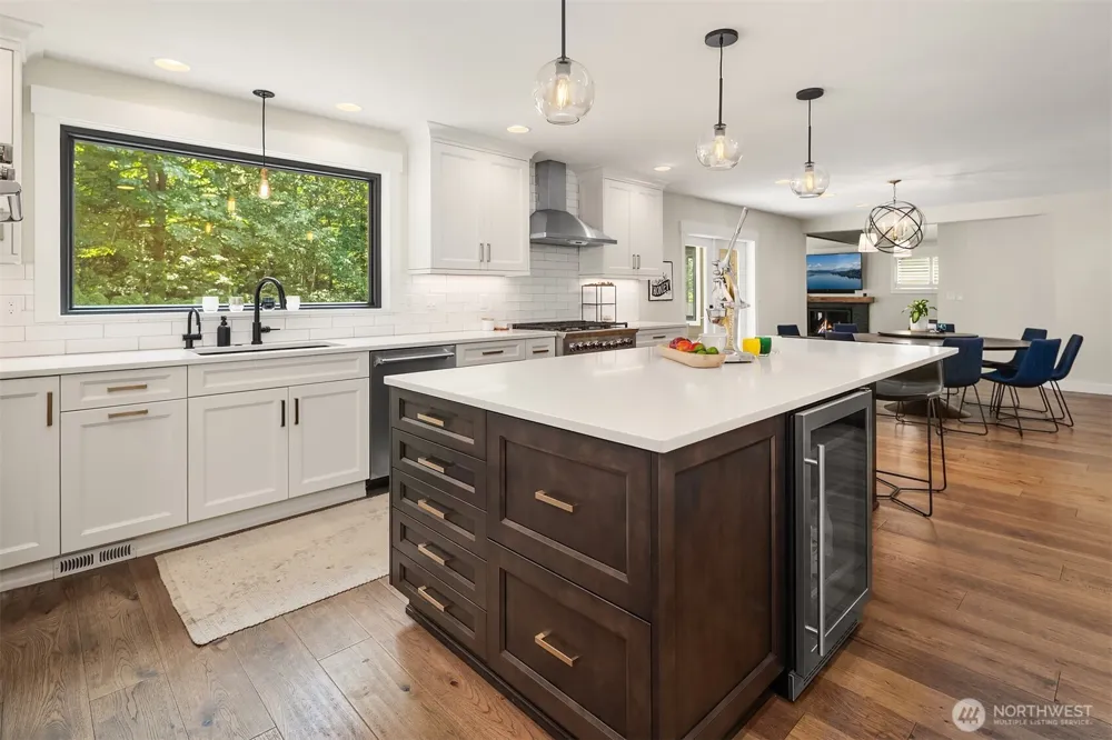 8902 196th Street SW Edmonds, WA 98026