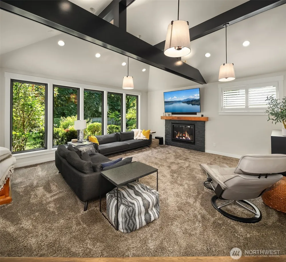 8902 196th Street SW Edmonds, WA 98026
