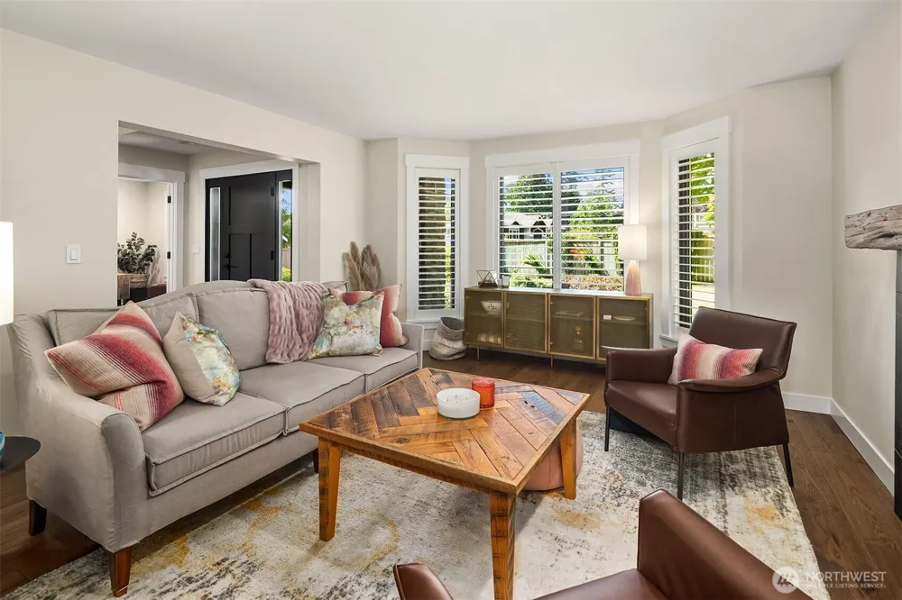 8902 196th Street SW Edmonds, WA 98026