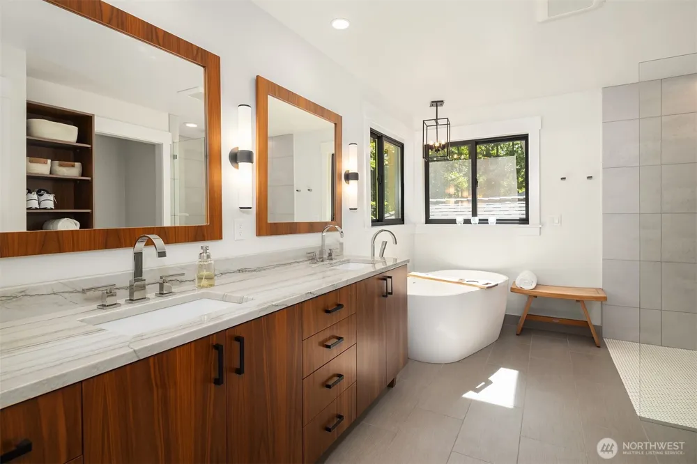 8902 196th Street SW Edmonds, WA 98026