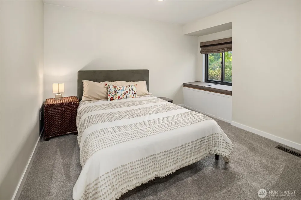 8902 196th Street SW Edmonds, WA 98026