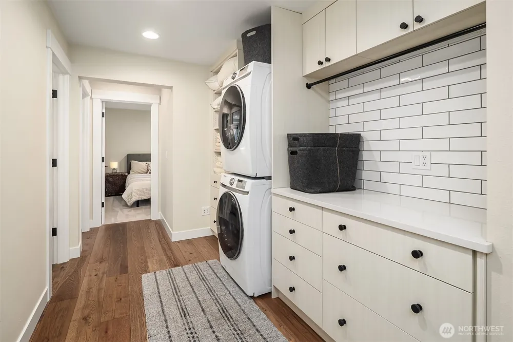 8902 196th Street SW Edmonds, WA 98026