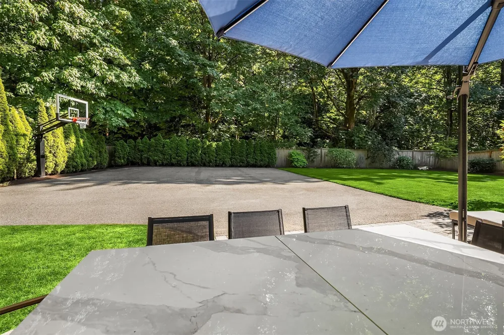 8902 196th Street SW Edmonds, WA 98026