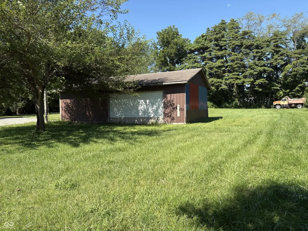 887 E State Road 42 E Cloverdale, IN 46120