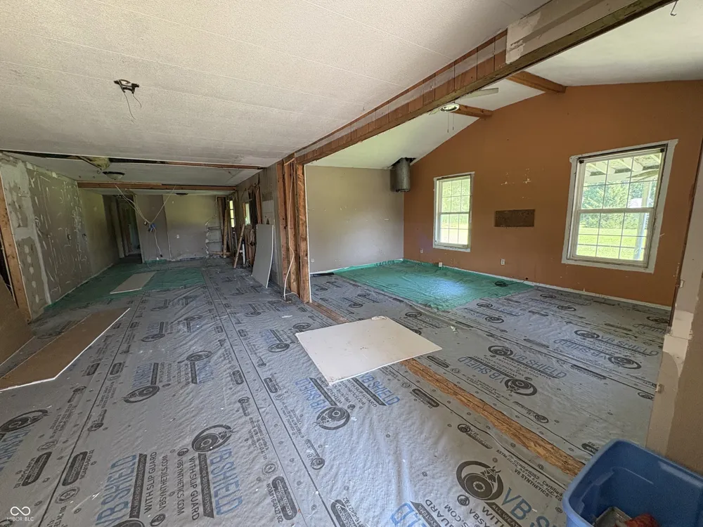 887 E State Road 42 E Cloverdale, IN 46120