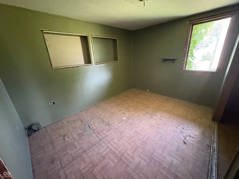 887 E State Road 42 E Cloverdale, IN 46120