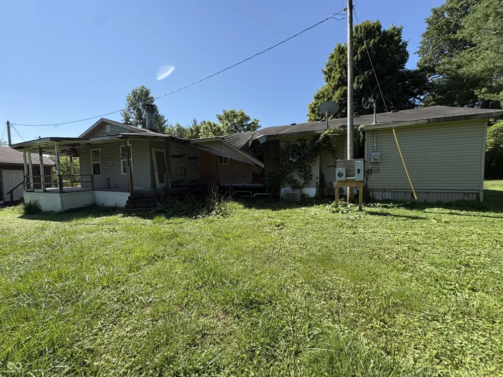 887 E State Road 42 E Cloverdale, IN 46120