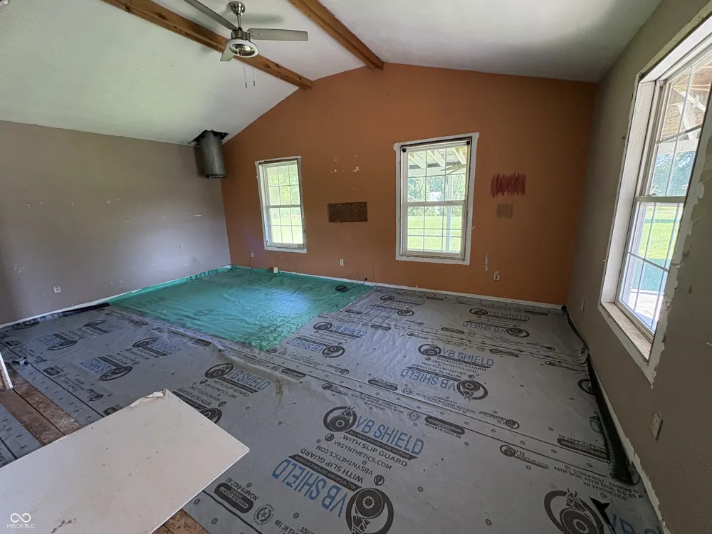 887 E State Road 42 E Cloverdale, IN 46120
