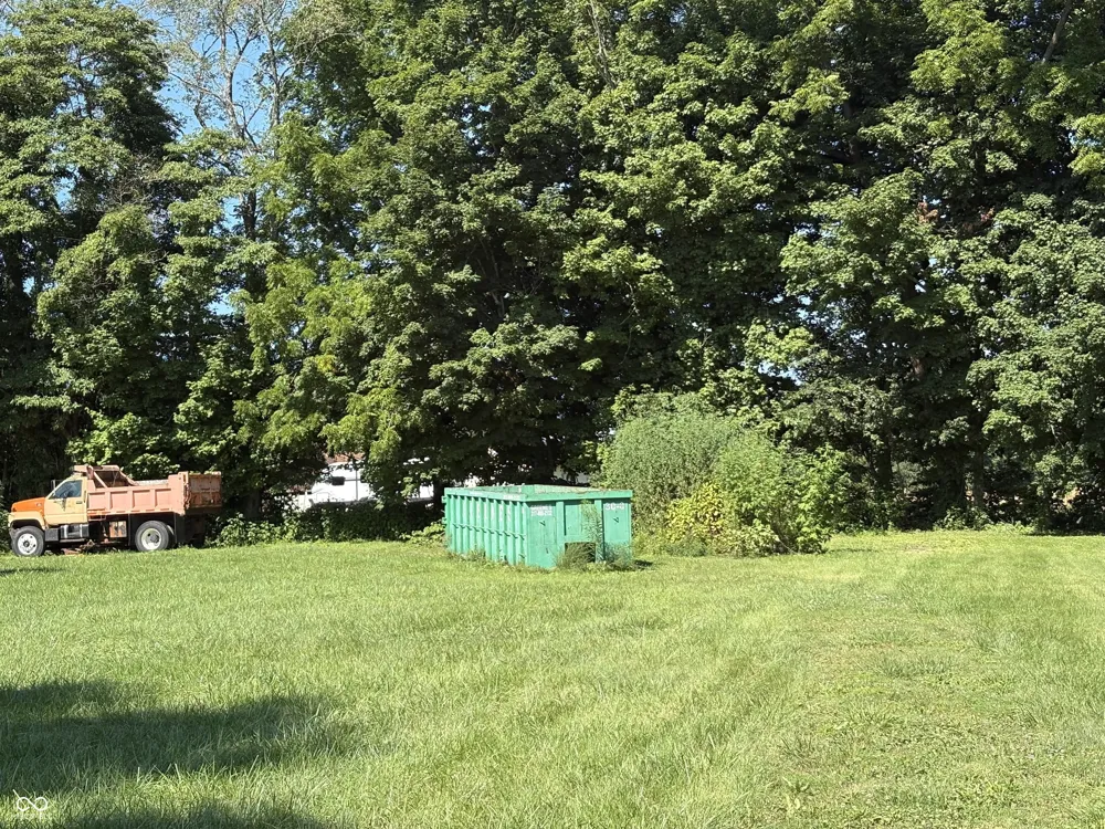 887 E State Road 42 E Cloverdale, IN 46120