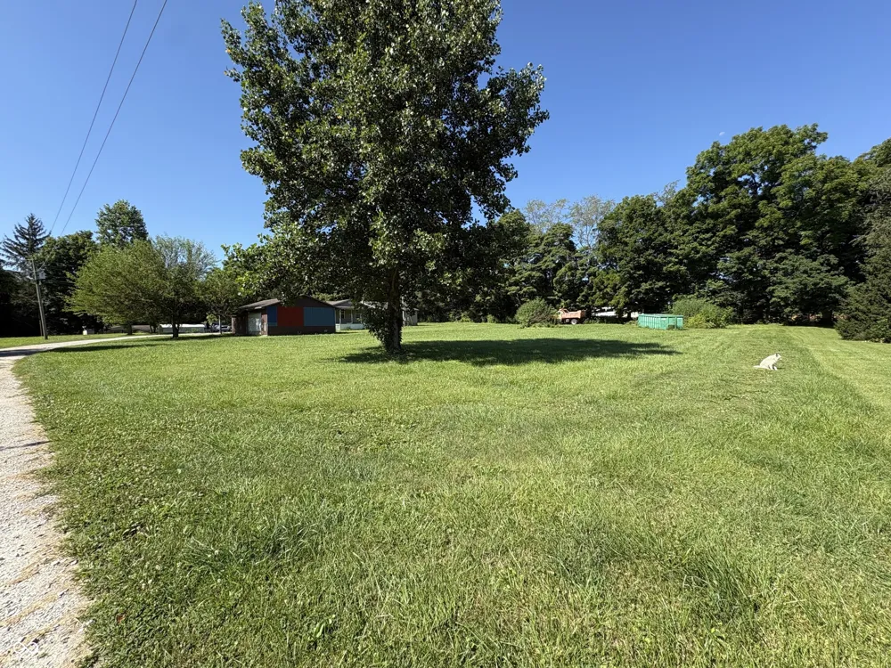 887 E State Road 42 E Cloverdale, IN 46120