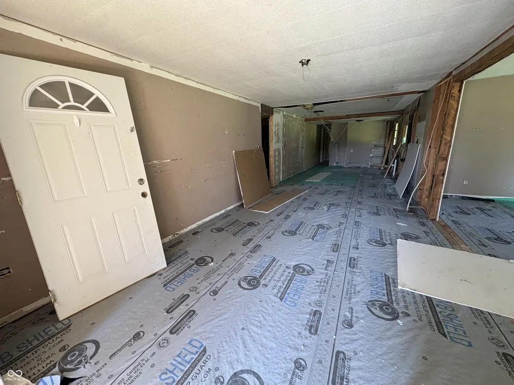 887 E State Road 42 E Cloverdale, IN 46120