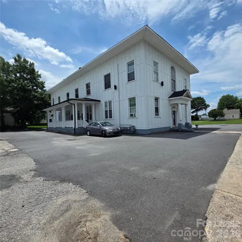 1909 E Ozark Avenue