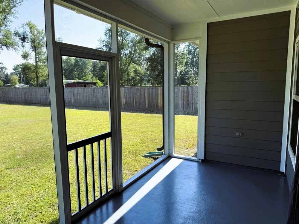 162 County Road 2221 Cleveland, TX 77327