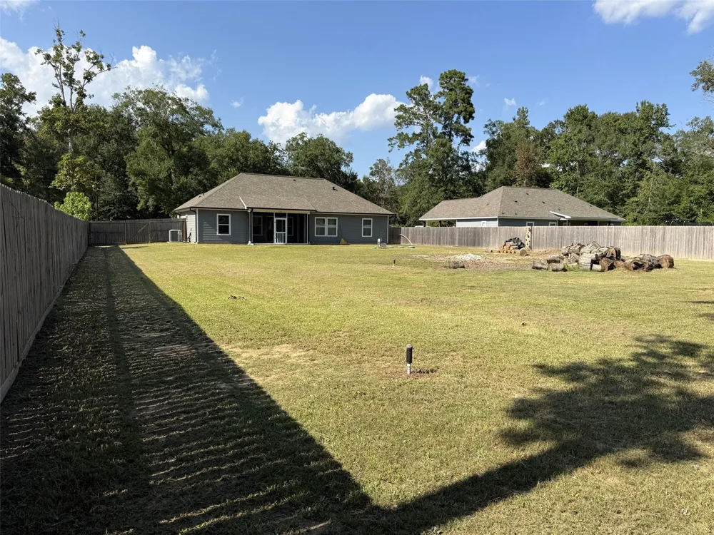 162 County Road 2221 Cleveland, TX 77327