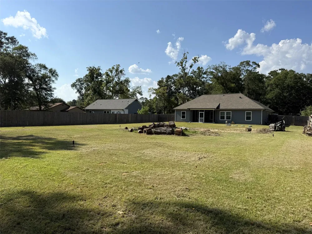 162 County Road 2221 Cleveland, TX 77327