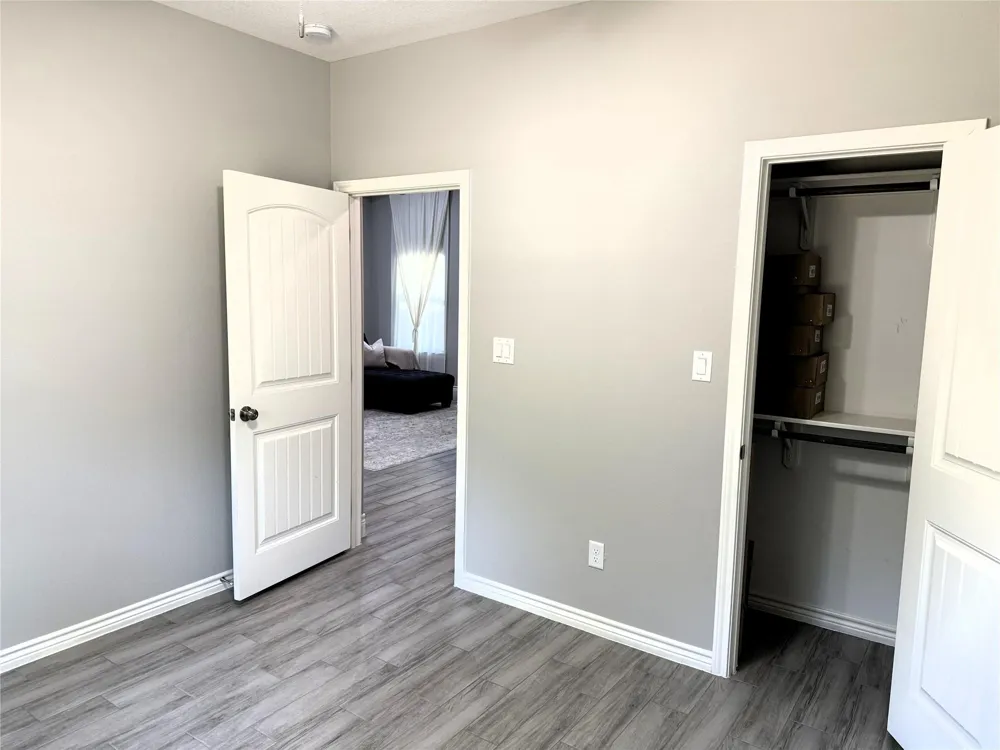 162 County Road 2221 Cleveland, TX 77327