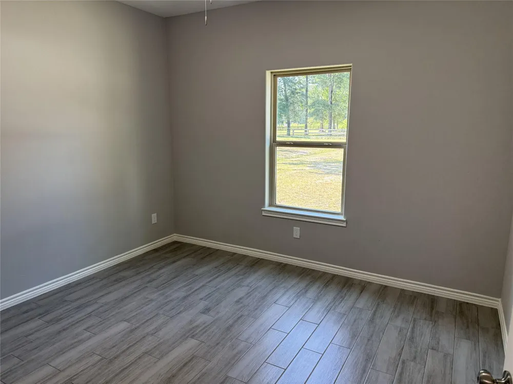 162 County Road 2221 Cleveland, TX 77327
