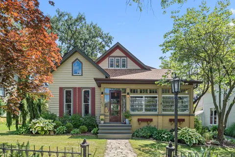 406 Lafayette Street