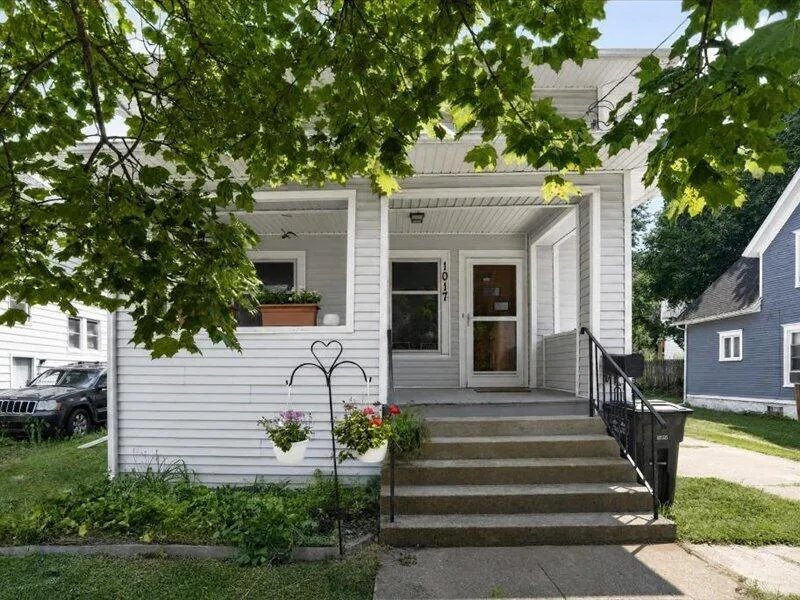 1017 Woodbridge Street Jackson City, MI 49203