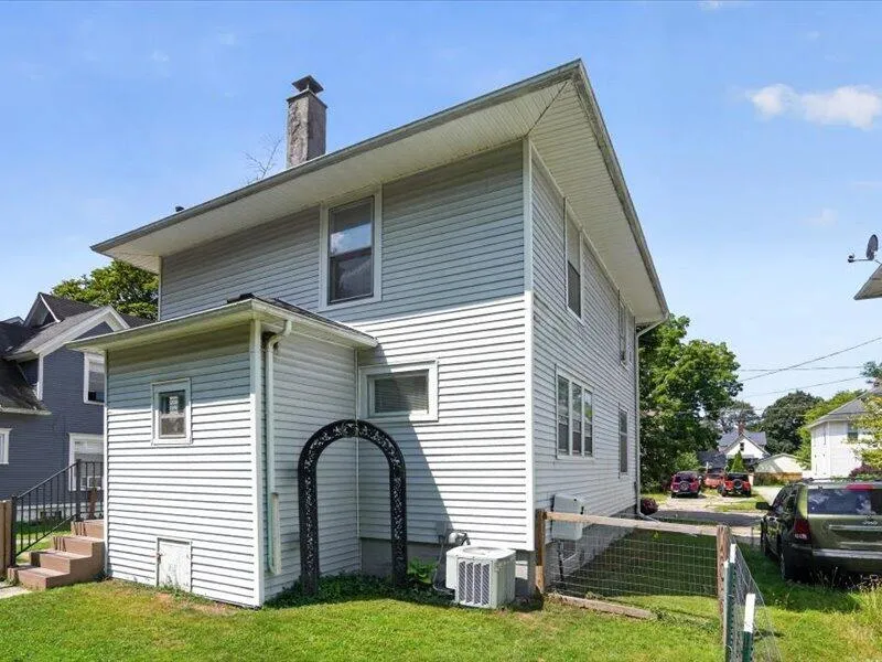 1017 Woodbridge Street Jackson City, MI 49203