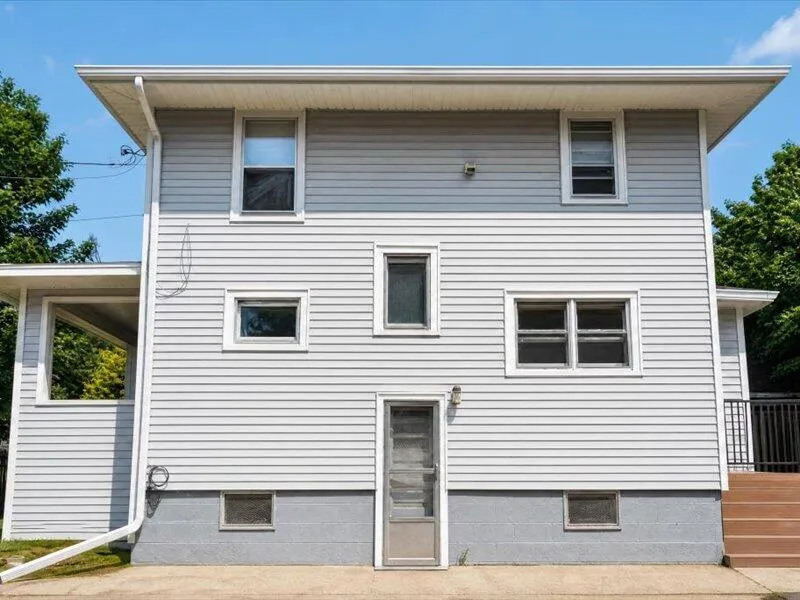 1017 Woodbridge Street Jackson City, MI 49203