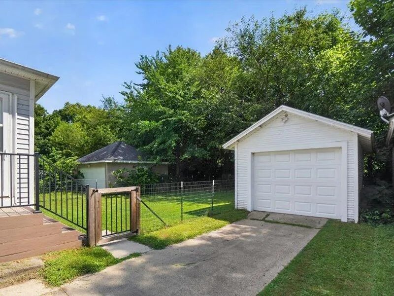 1017 Woodbridge Street Jackson City, MI 49203