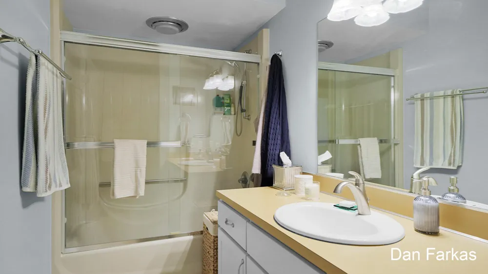 834 Brook Village Court Holland City, MI 49423
