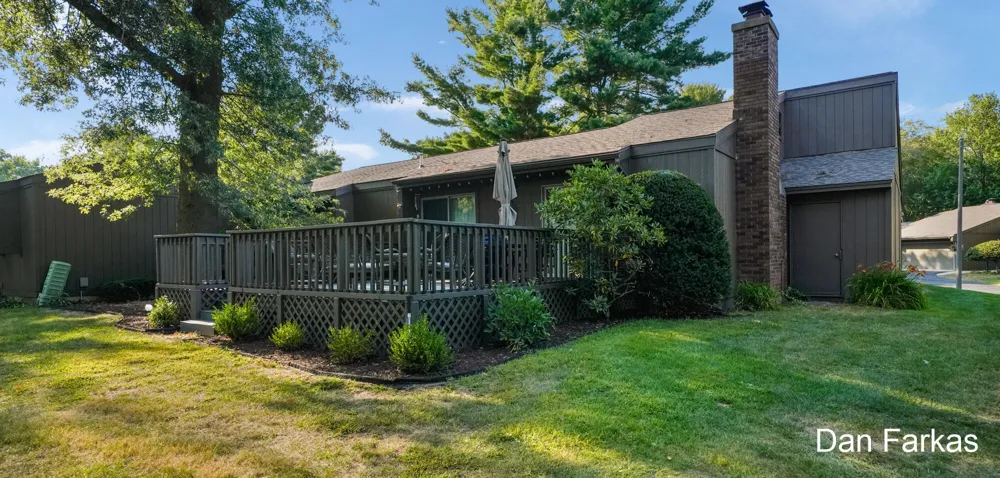 834 Brook Village Court Holland City, MI 49423