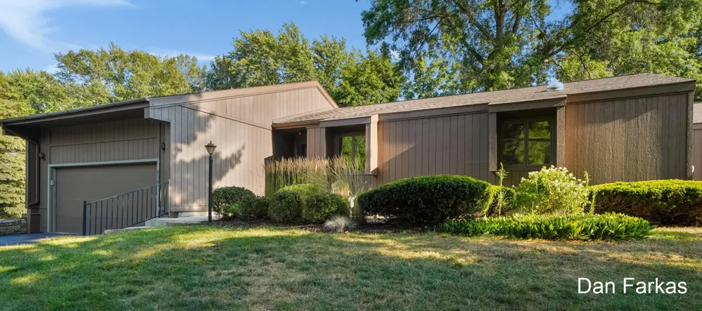 834 Brook Village Court Holland City, MI 49423
