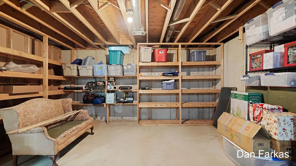 834 Brook Village Court Holland City, MI 49423