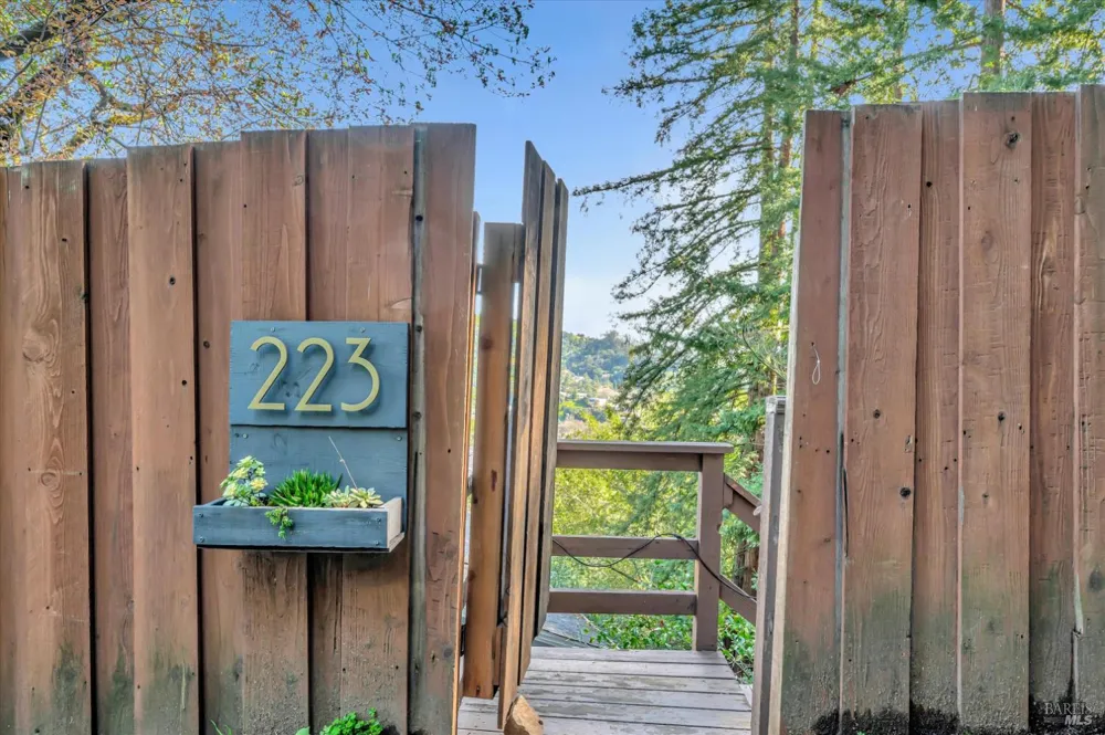 223 Scenic Road Fairfax, CA 94930