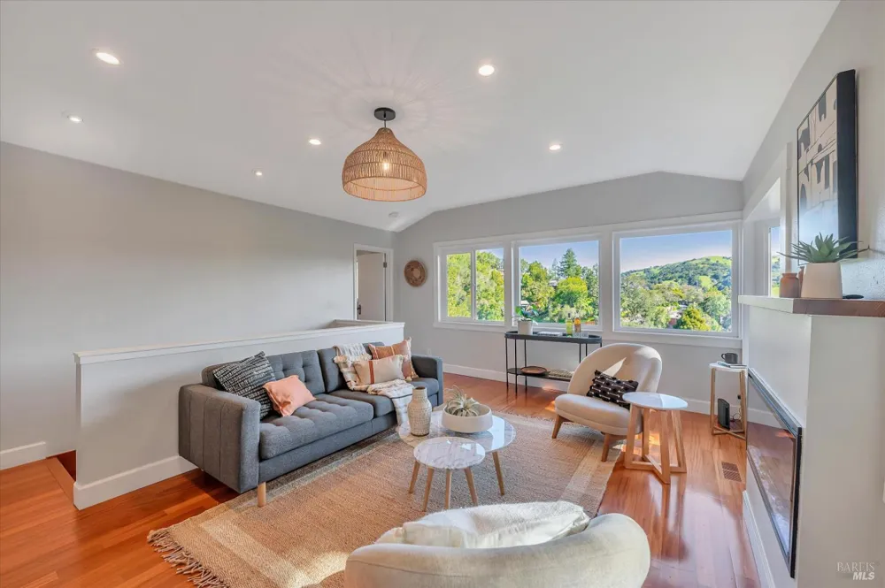 223 Scenic Road Fairfax, CA 94930