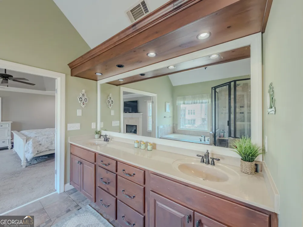176 Cypress Cove CT Grayson, GA 30017