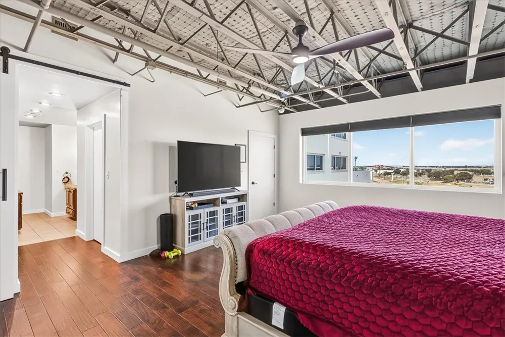 901 Upper Broadway Street #605 Corpus Christi, TX 78401