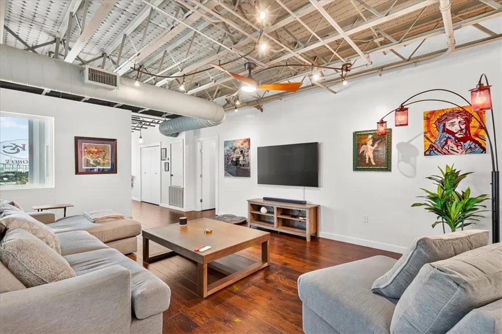 901 Upper Broadway Street #605 Corpus Christi, TX 78401