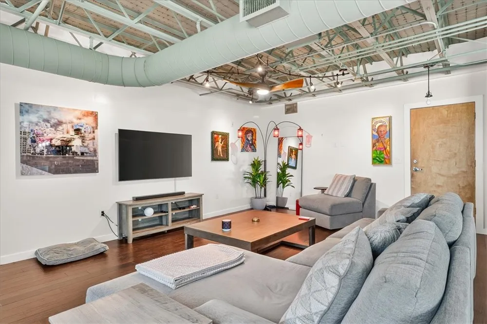 901 Upper Broadway Street #605 Corpus Christi, TX 78401