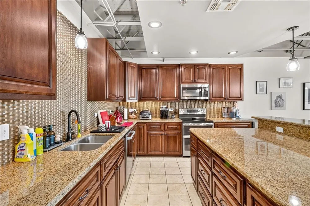 901 Upper Broadway Street #605 Corpus Christi, TX 78401