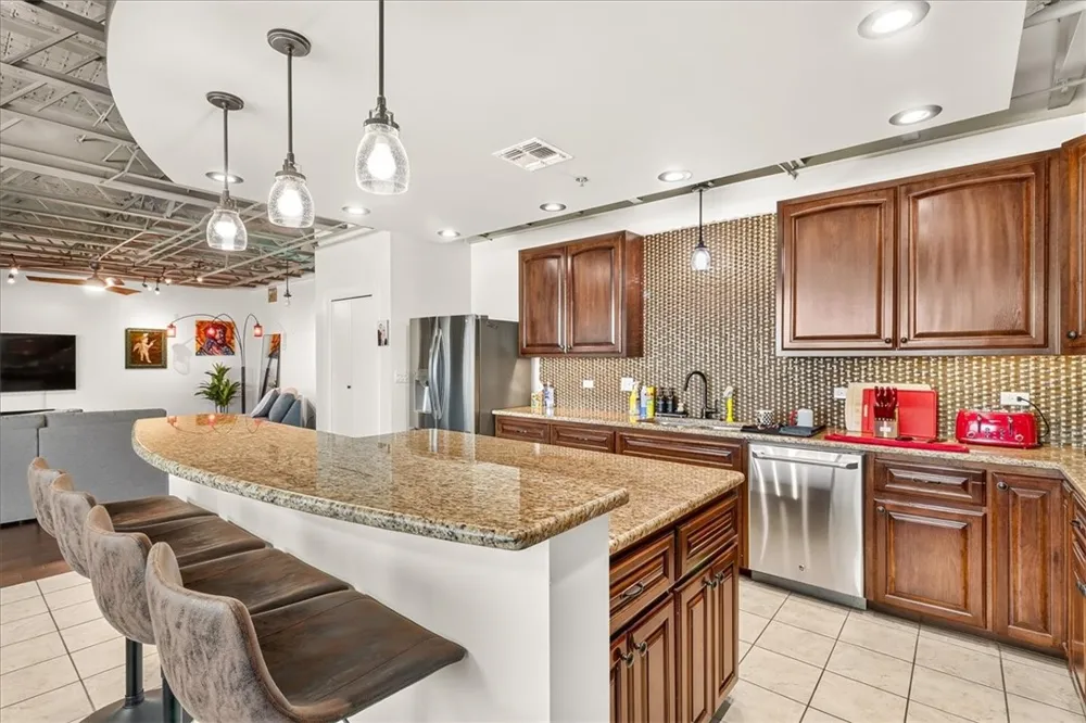 901 Upper Broadway Street #605 Corpus Christi, TX 78401