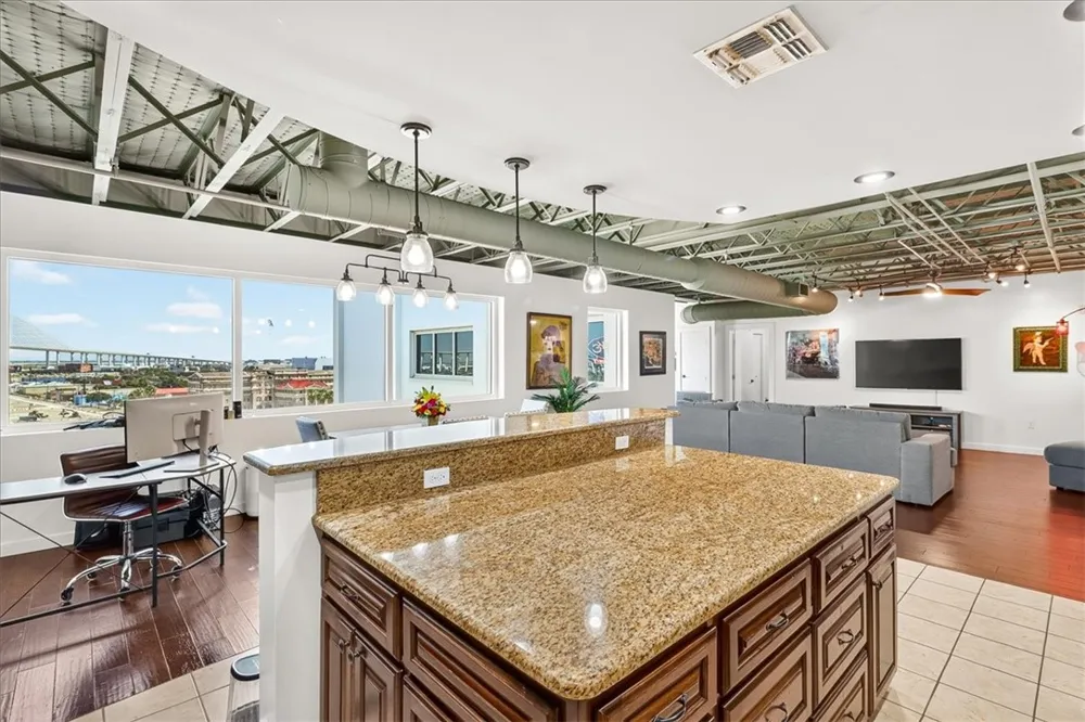 901 Upper Broadway Street #605 Corpus Christi, TX 78401