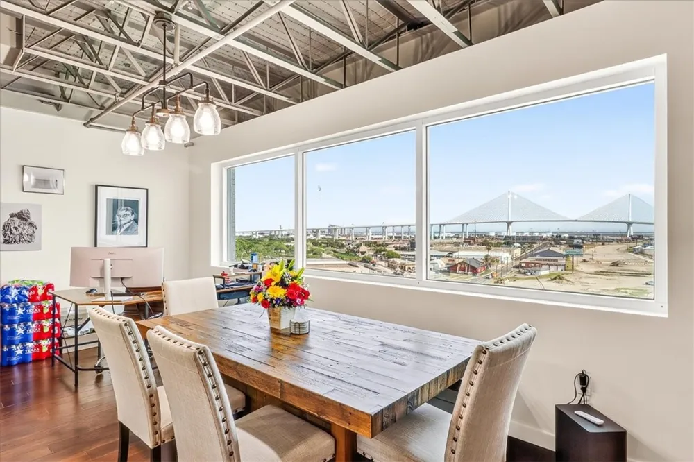 901 Upper Broadway Street #605 Corpus Christi, TX 78401