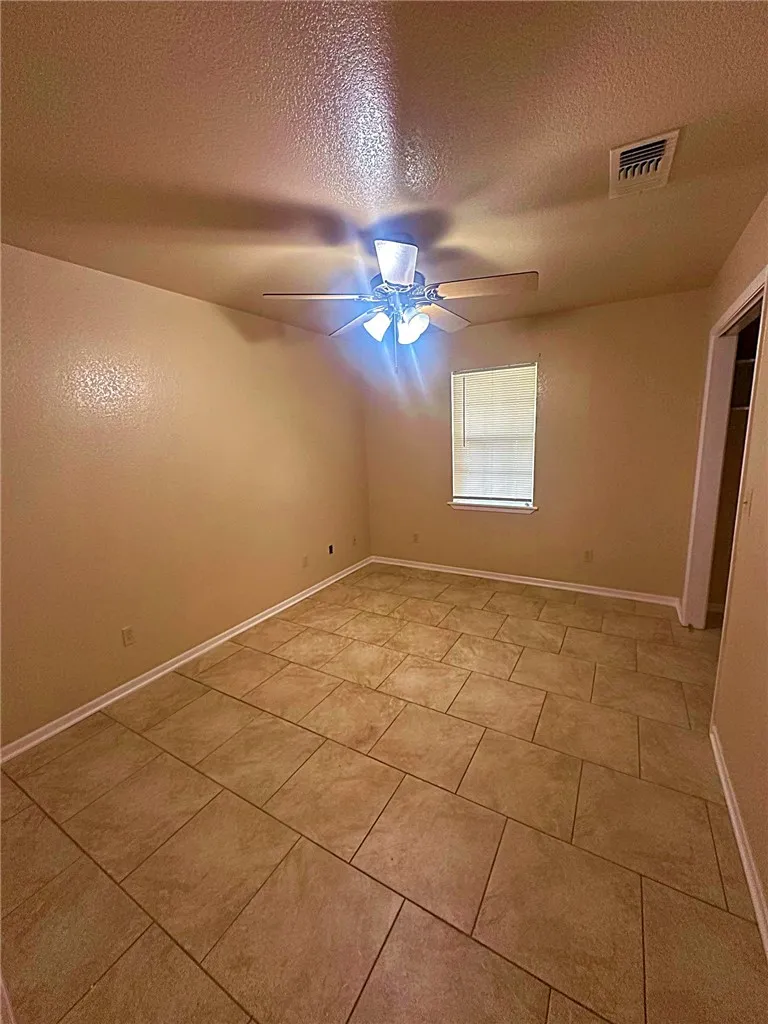 279 Edwards Avenue Charlotte, TX 78011