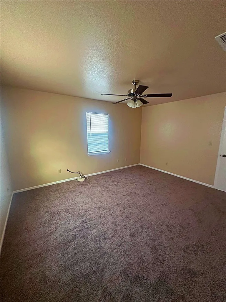279 Edwards Avenue Charlotte, TX 78011