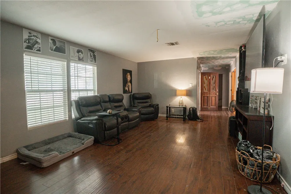 1333 Casa Verde Drive Corpus Christi, TX 78411