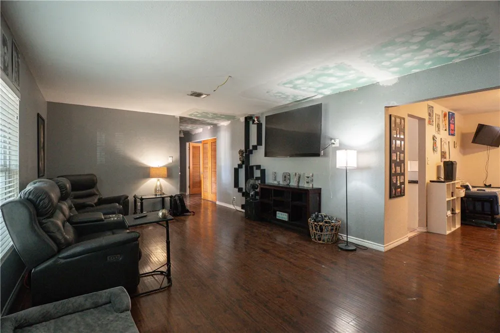 1333 Casa Verde Drive Corpus Christi, TX 78411