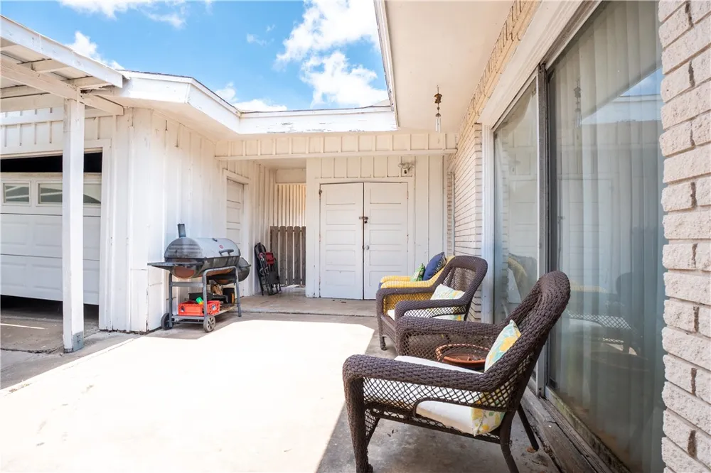 1333 Casa Verde Drive Corpus Christi, TX 78411