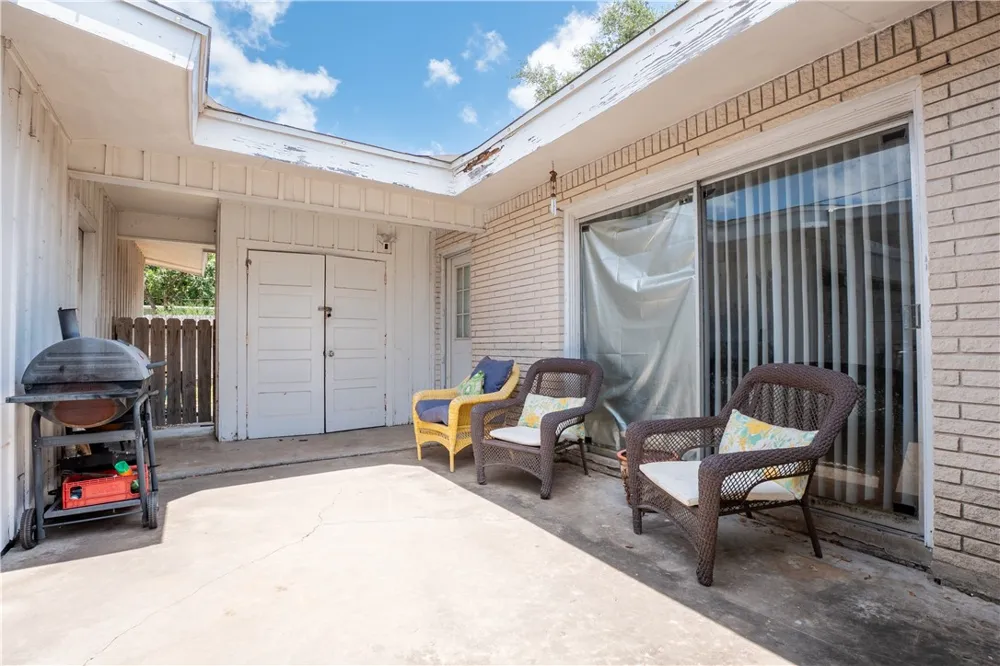 1333 Casa Verde Drive Corpus Christi, TX 78411