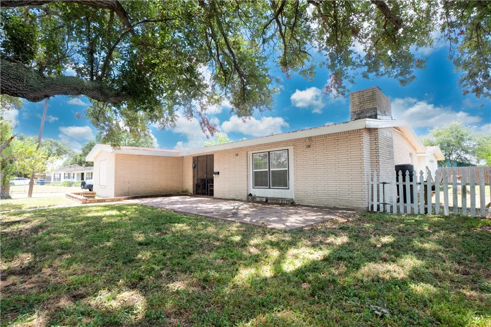 1333 Casa Verde Drive Corpus Christi, TX 78411